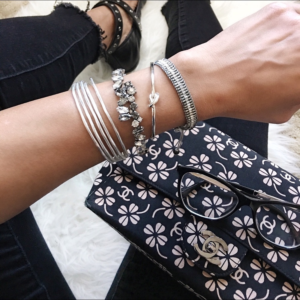 Chanel Shoulder Bag (3 Ways) - Picture 7 of 15